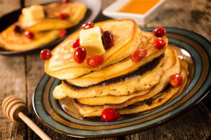 Does IHOP pay weekly?