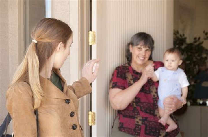 How much do you pay a babysitter in Colorado?