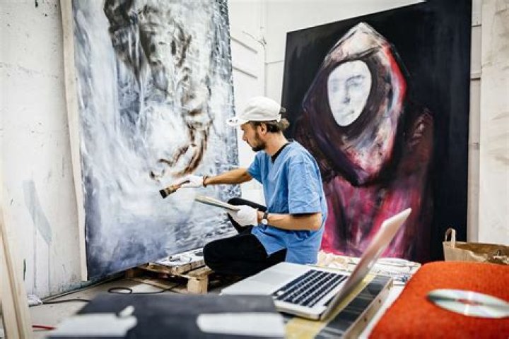 What do an artist do?